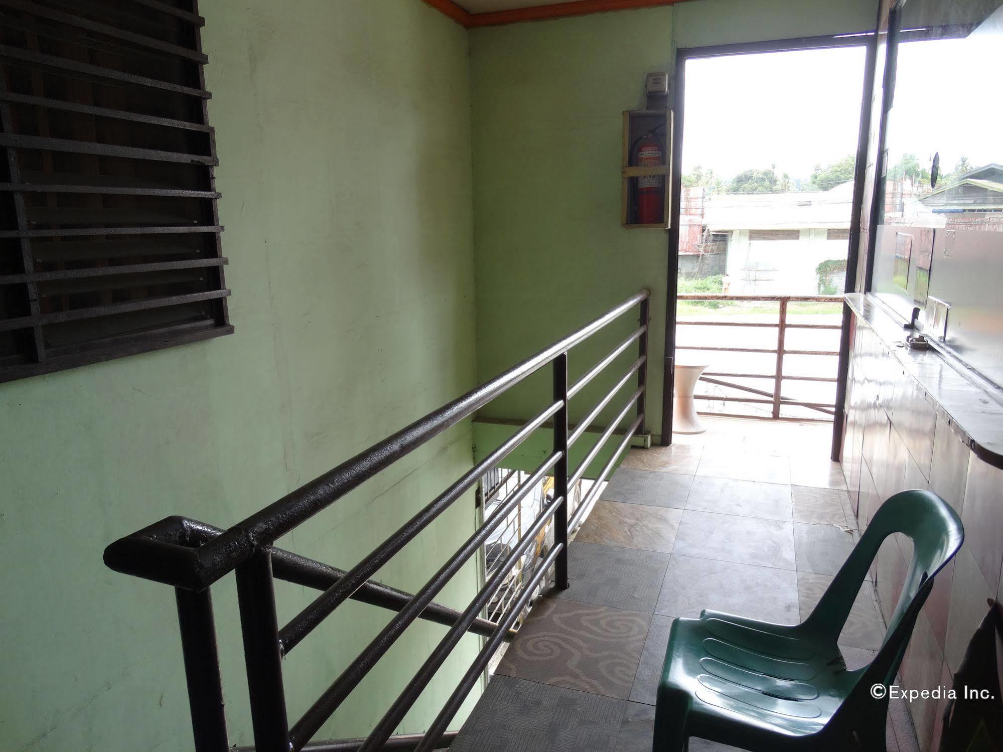 Quoyas Inn Davao Exterior foto